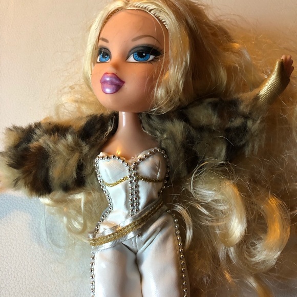 Bratz Designed By Cloe 2001 Doll - Picture 9 of 9